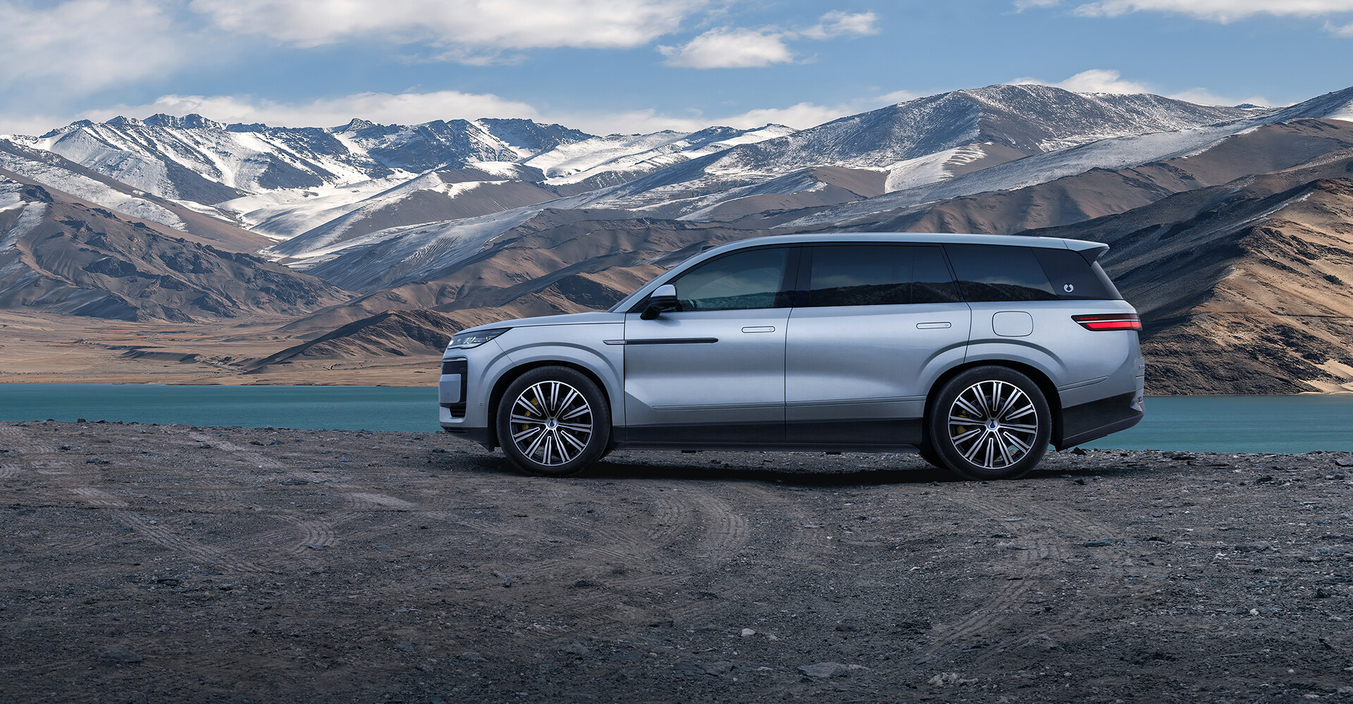 1个核心<br/><br>「全球首款」搭载易三方的旗舰SUV